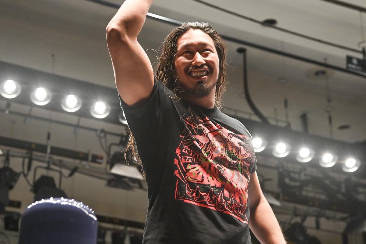 辻陽太 UAコーチ トラックジャケット Mサイズ 新日本プロレス 辻陽太 UAコーチ トラックジャケット Mサイズ 新日本プロレス 辻