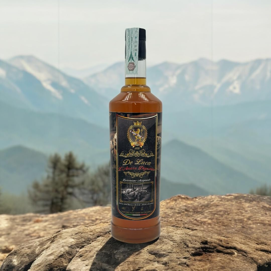 Amaro De Luca,Ottenuto Dall'Infusione Di Erbe e Radici Aromatiche Calabresi,Ogni Sorso Di Amaro De Luca é Un Viaggio Sensoriale Che Attraversa Le Montagne e il Mare Della Calabria, 28% Vol. 1 Litro