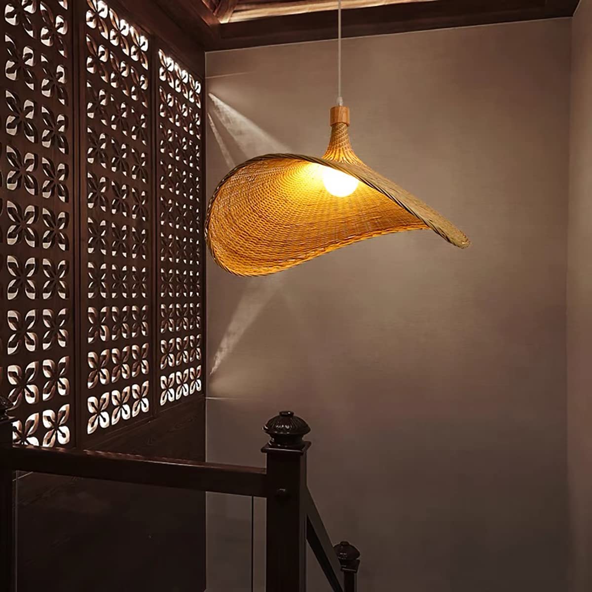 Lampada a sospensione in bambù intrecciata a mano Lampadario a soffitto in bambù semplice Lampada da soffitto Lampadario in bambù naturale per sala da pranzo, sala da tè, ristorante