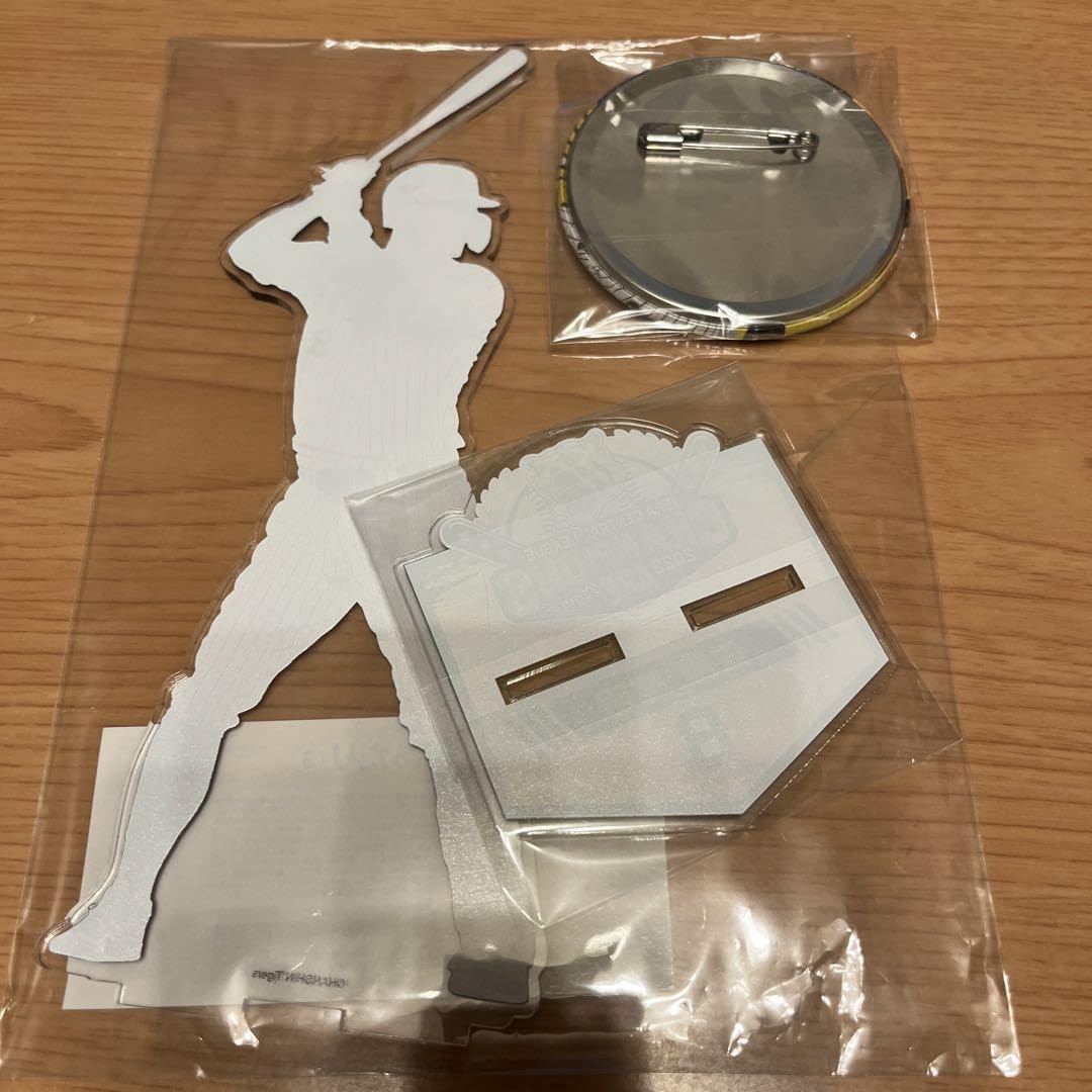 Amazon.co.jp: アレ くじ 阪神タイガース 佐藤輝明 アクリルスタンド