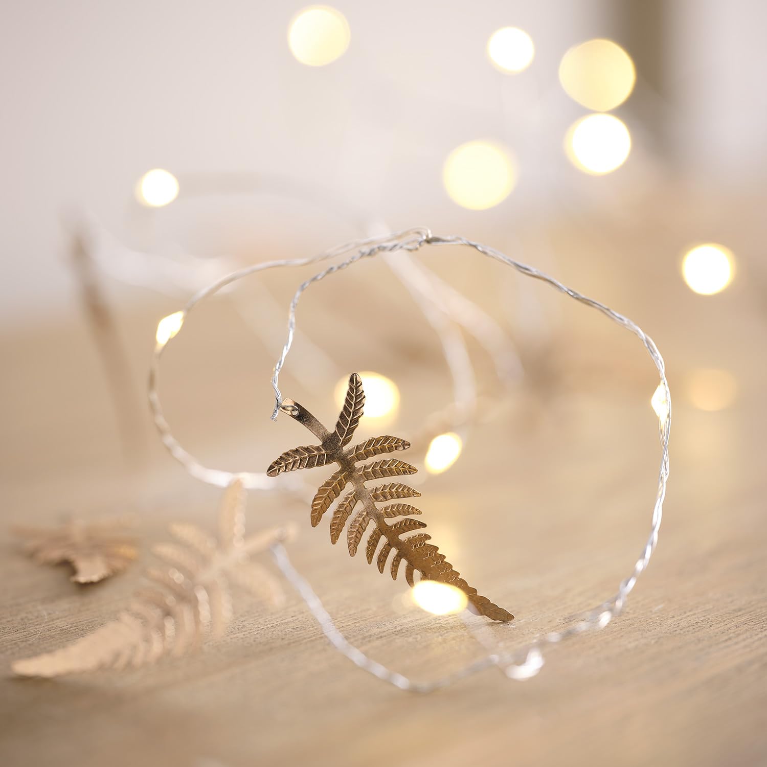 Easy Gift 20 Warm White LED Micro Bulb Fairy Lights – Battery Operated With Batteries Included – 2 Metre String For Weddings Parties
