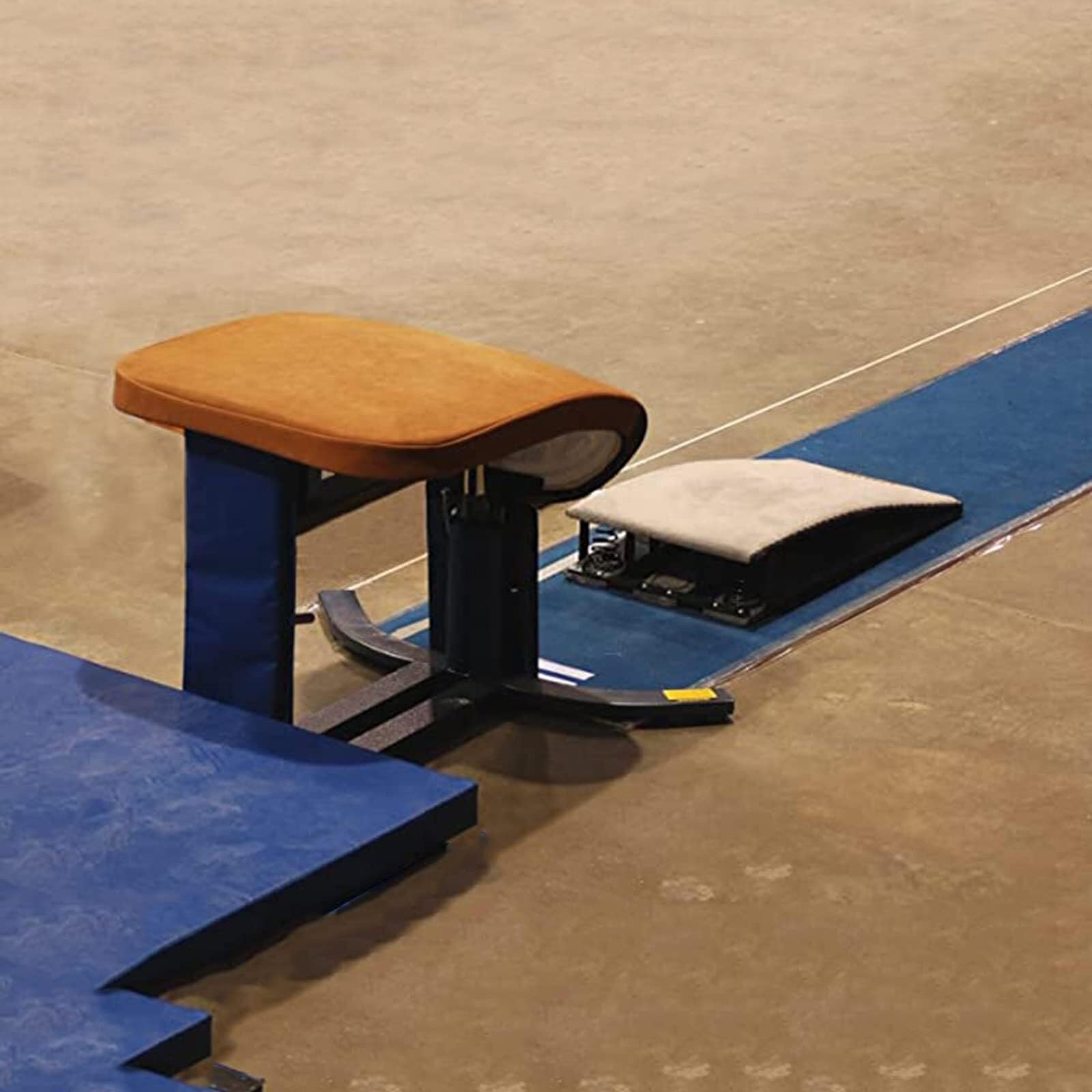 Zakrzywiona trampolina z 9 wytrzymałymi metalowymi sprężynami