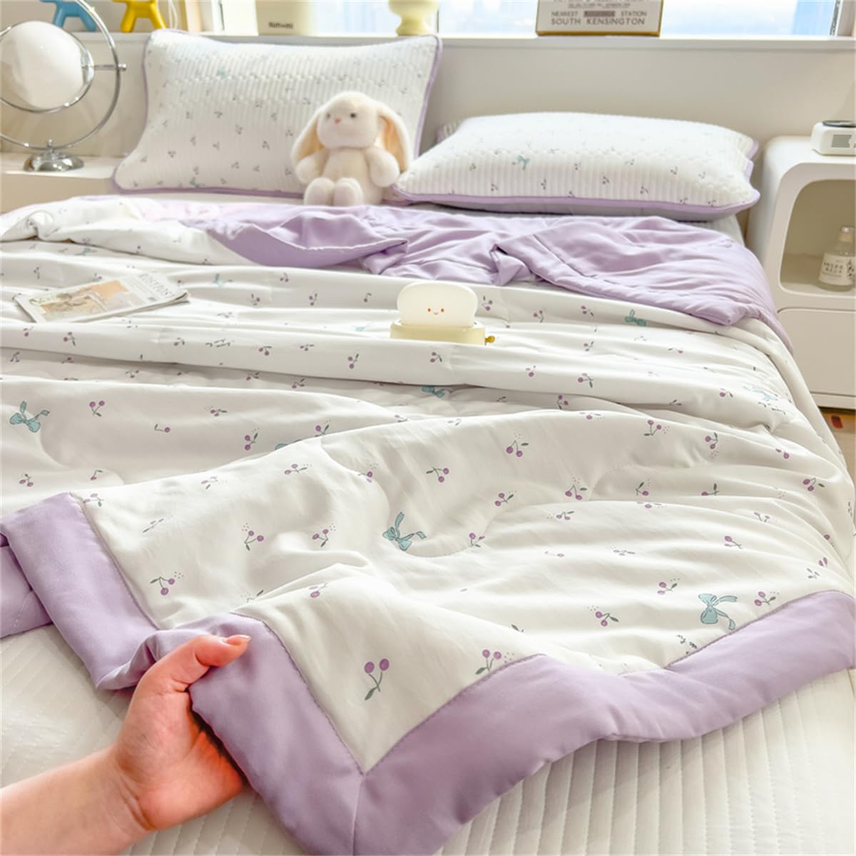 Surwin Couvre Lit Matelassé Élégance Moderne Réversible Dessus de Lit en Microfibre Ultra Douce Légère et Respirante Courtepointe Boutis Couvre Lit d'été Lavable en Machine (Violet,200x230cm)