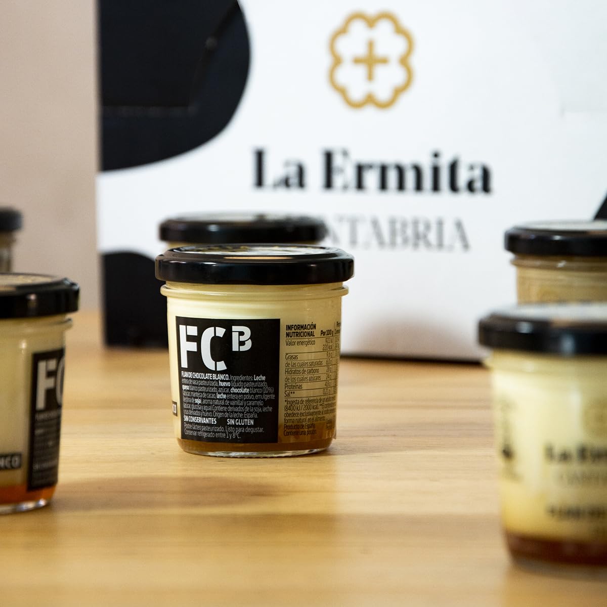 LA ERMITA Flan de Chocolate Blanco, Postre Lácteo Artesanal con Leche, Queso y Cobertura de Chocolate Blanco, Sin Gluten, 110 g (Pack 6 unidades)