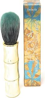 فرشاة تسمير وتحديد البشرة من بينيفت هولا، تضع بسلاسة أي بودرة برونزر أو بودرة خدود