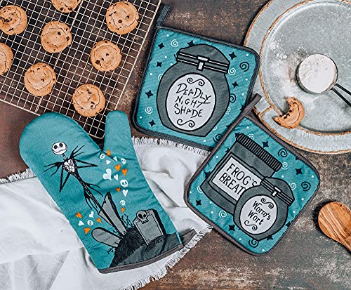 The Nightmare Before Christmas Jack And Sally Cotton Pot Holders, Set Of 2 | Heat Resistant Gloves, Hot Pads For Cooking And Baking | Disney Kitchen Accessories And Household Items, Housewarming Gift #TOP5