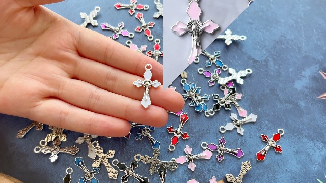 Lot De 60 Charms Croix En Émail - 6 Styles Différents - Pour Fabrication De Bijoux (Bracelet, Collier, Porte-clés)