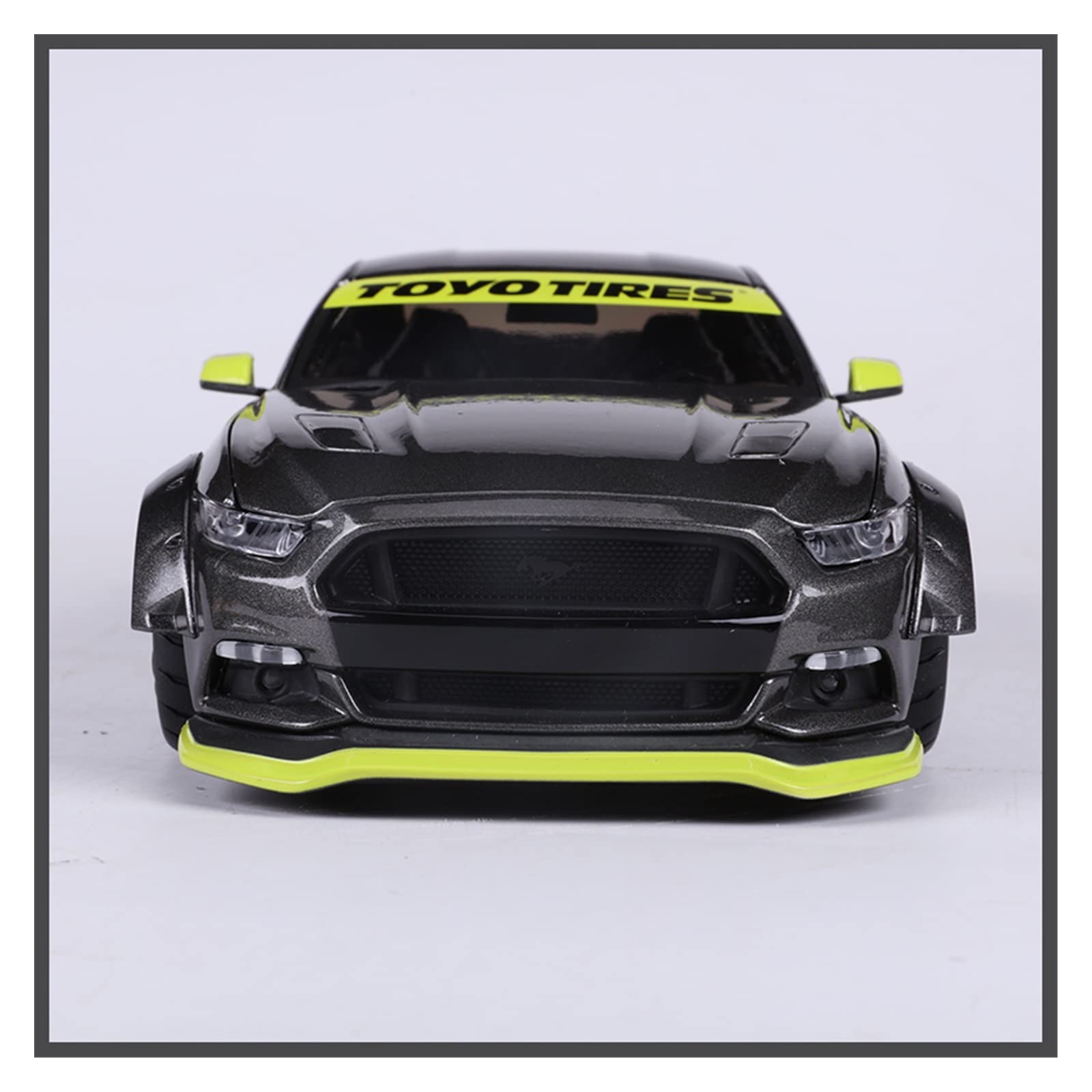 Amazon.co.jp: 1 18 フォード マスタング GT ワイドボディ 2015 合金