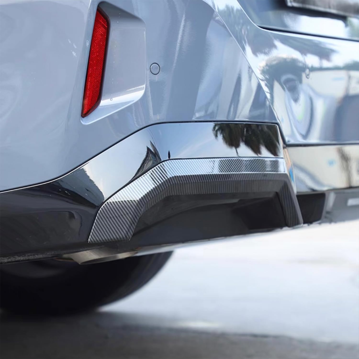 HYZYingW Car Rear Bumper Side Trim Cover For BMW 5 Series G60 525 530 2024-2025 Rear Tail Pipe Trim Cover Carbon Fiber Exterior Parts Custom Accessories Car Accessories (A. Carbon Style ABS)