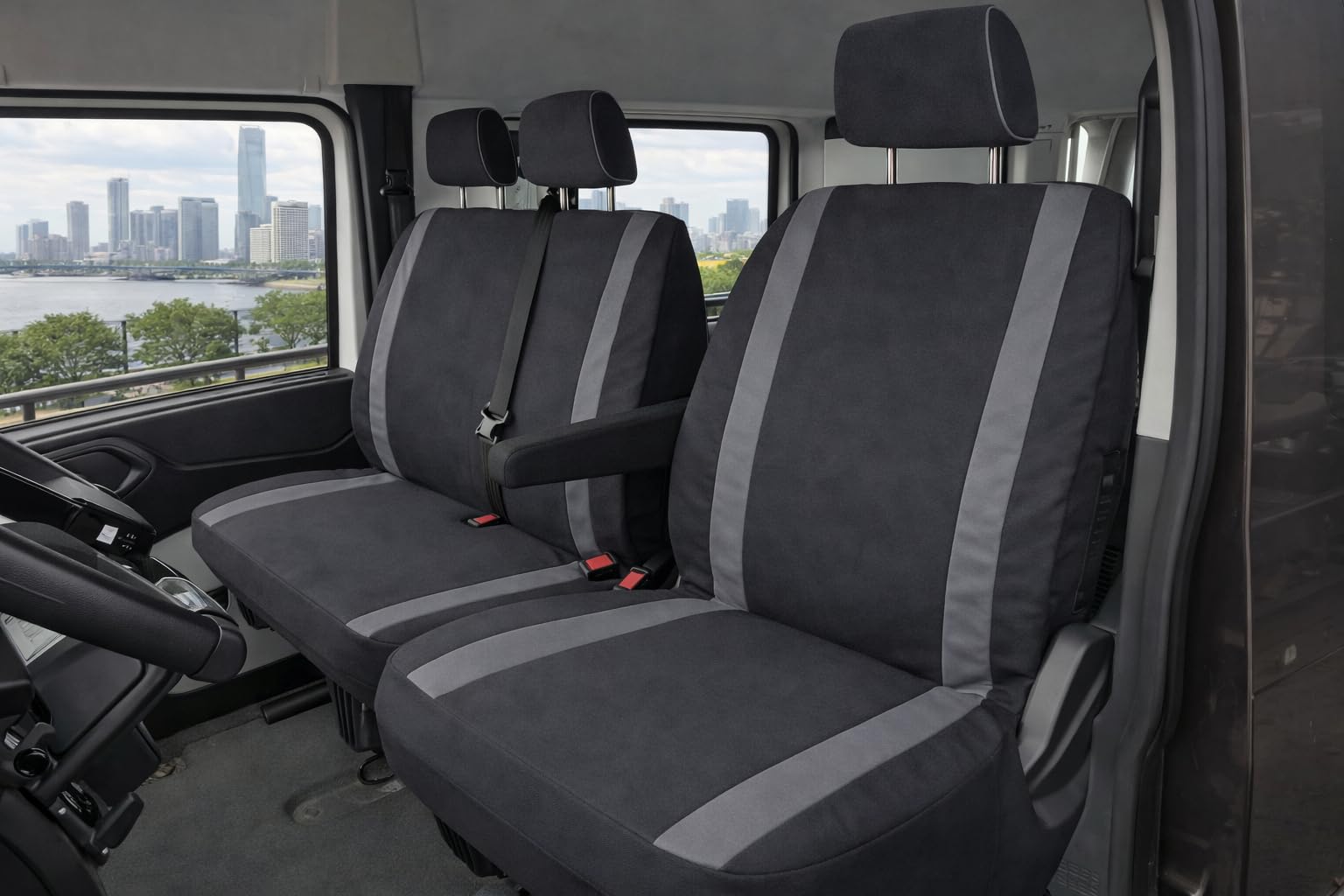 Susy Shop Housses de siège universelles pour camions et camions 3 places, avant 2+1 compatible avec accoudoir. (noir - gris)