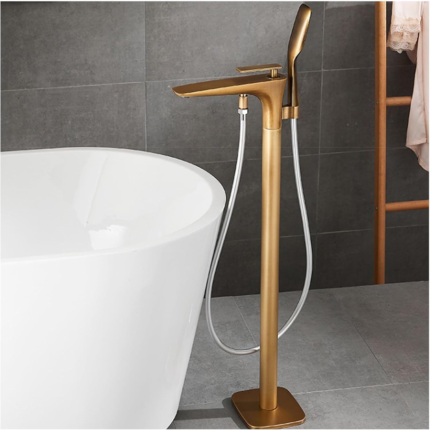 Mitigeur de baignoire autoportant en laiton design luxe pour sol