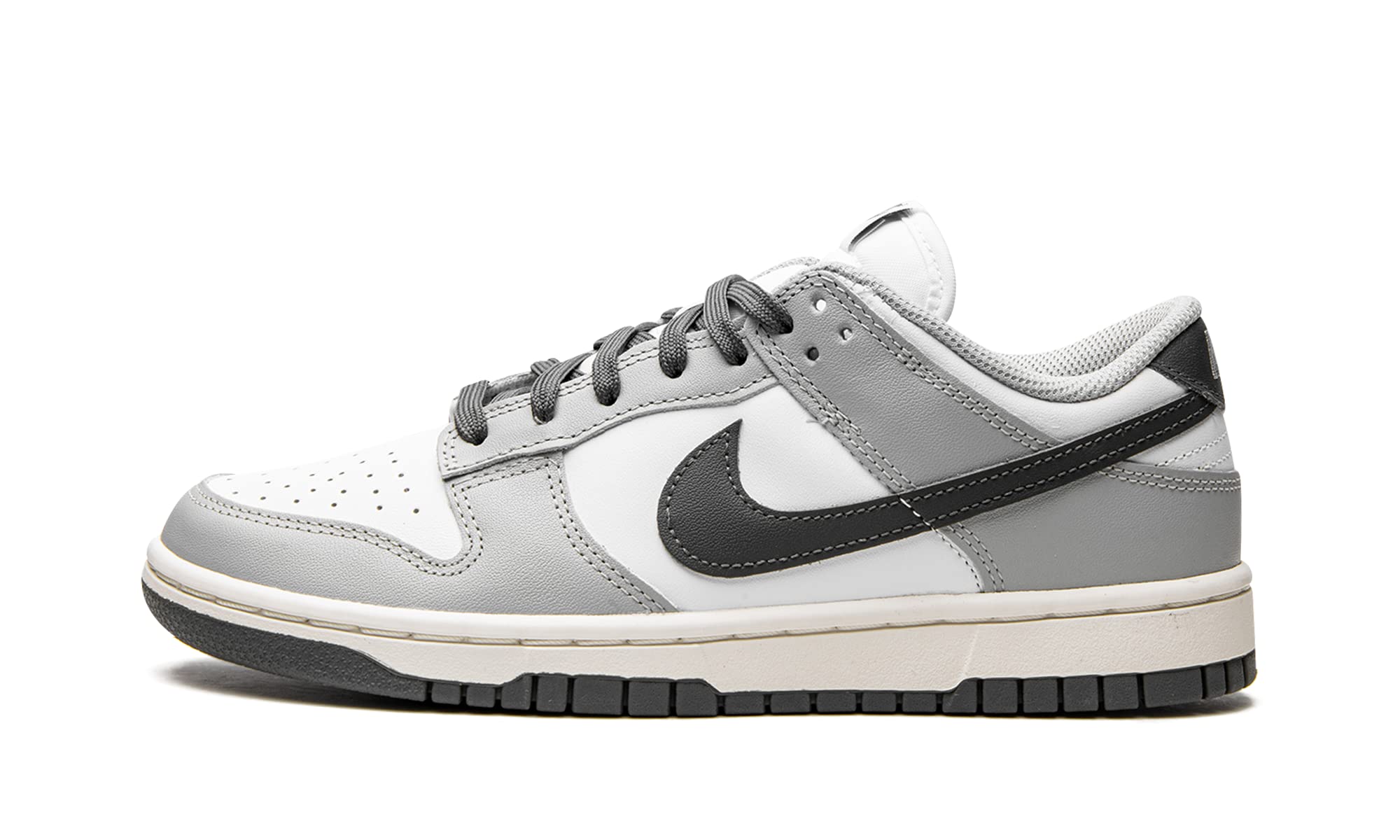 Nike Men's Dunk Low Sneakers