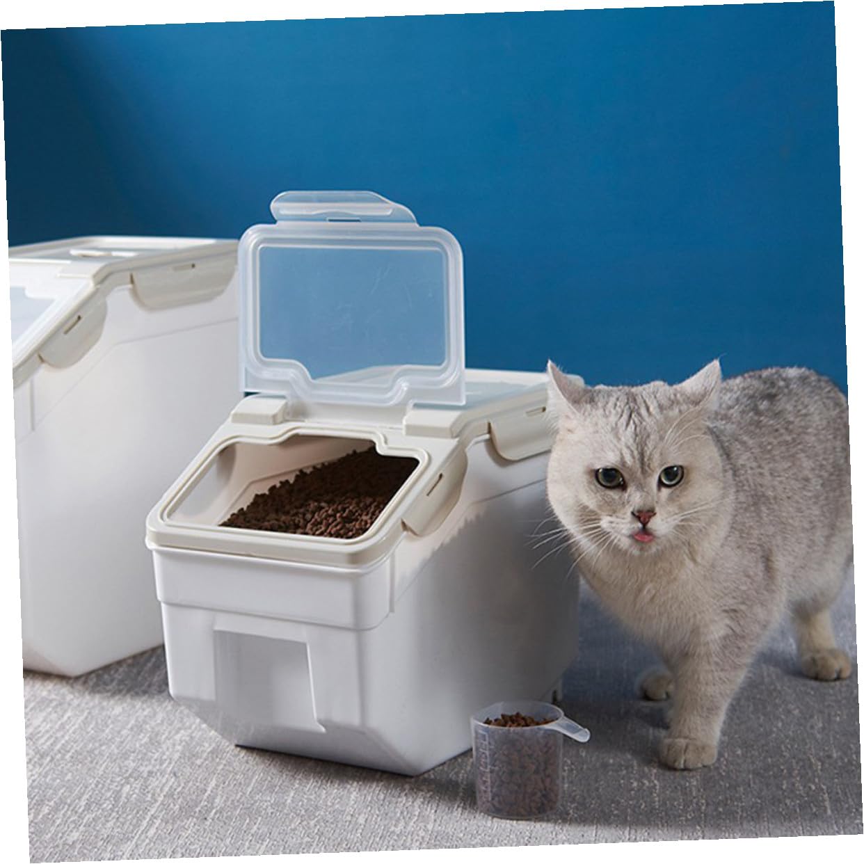 LALAFINA Contenitore per Crocchette per Cani Design Ermetico e Sicuro, Materiale Pp Beige, Forma a Barile, e Grande, Raffinato e Pratico per Conservazione Alimenti Pet