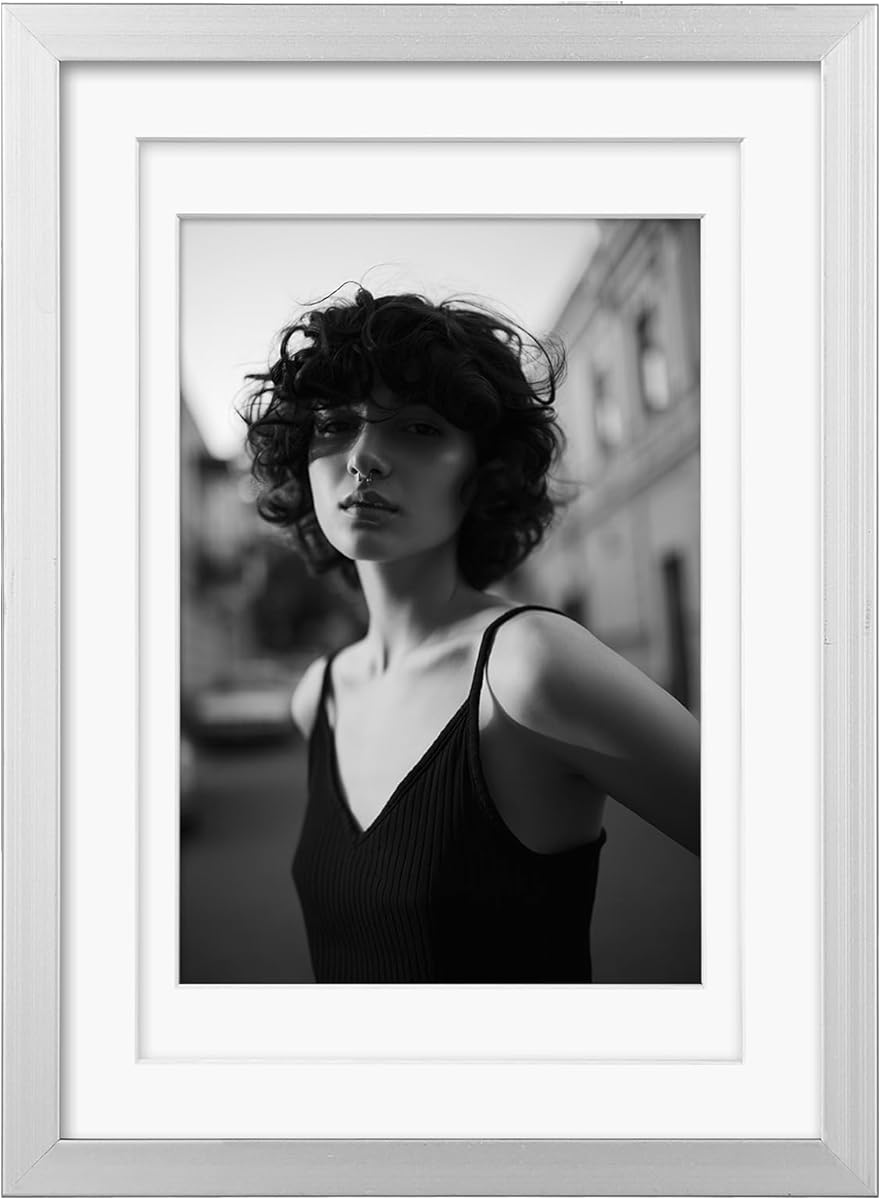 Egofine 5x7 Aluminum Picture Frame Display with Mats for 3.5x5/4x6 or 5x7 without Mat, Metal Picture Frame Covered by Plexiglass for Tabletop and Wall Mounting, 1 Pack, Silver