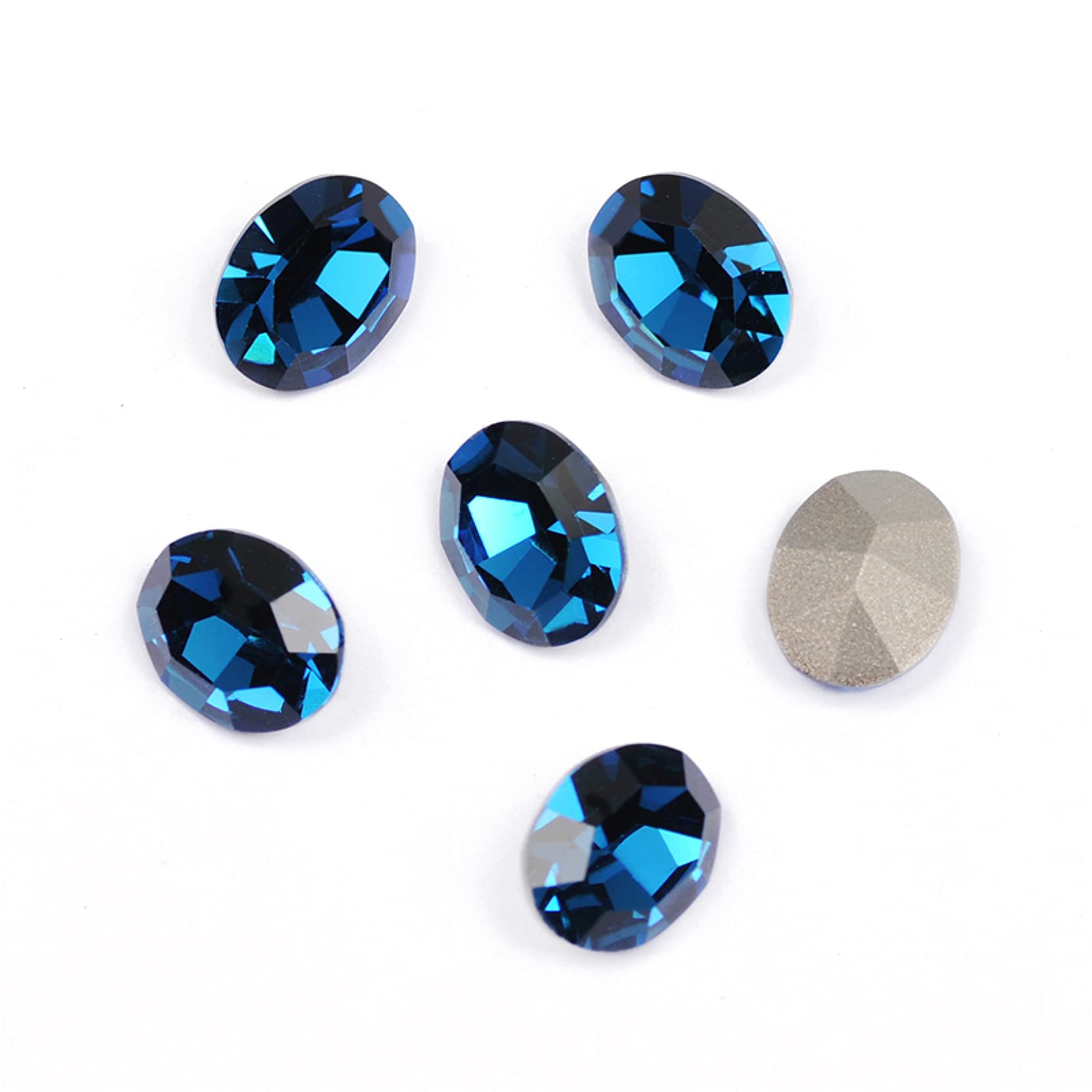Cristaux à dos pointu K9 bleu Montana 6x8mm sertis sur griffe ovale de haute couture, 21 pièces
