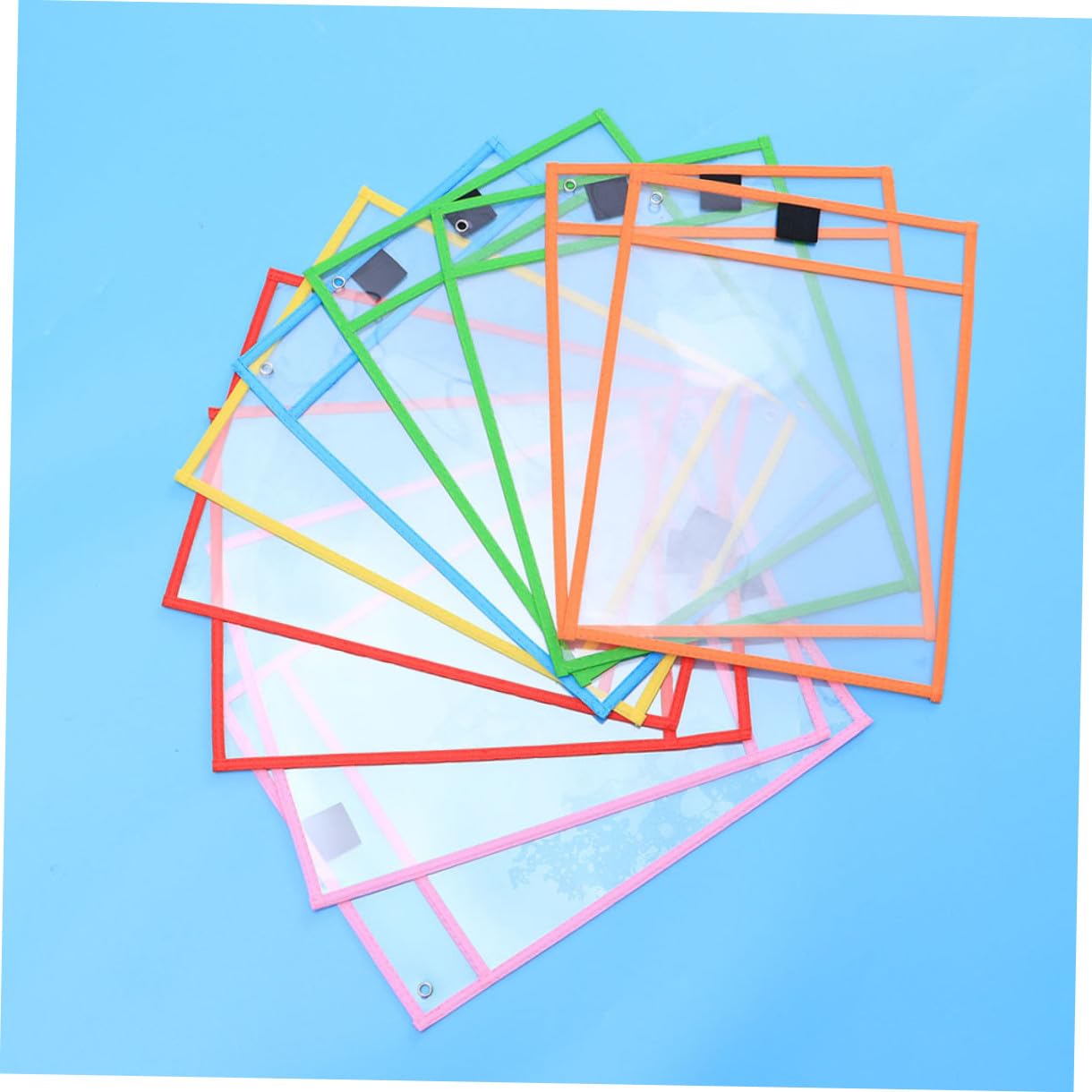 TEHAUX 24pezzi Riutilizzabili Cancellabili Secco Trasparenti su Entrambi i Lati in Pvc con Portapenne e Occhiello Angolare in Metallo Articoli di Cancelleria per Ufficio e Colore Casuale