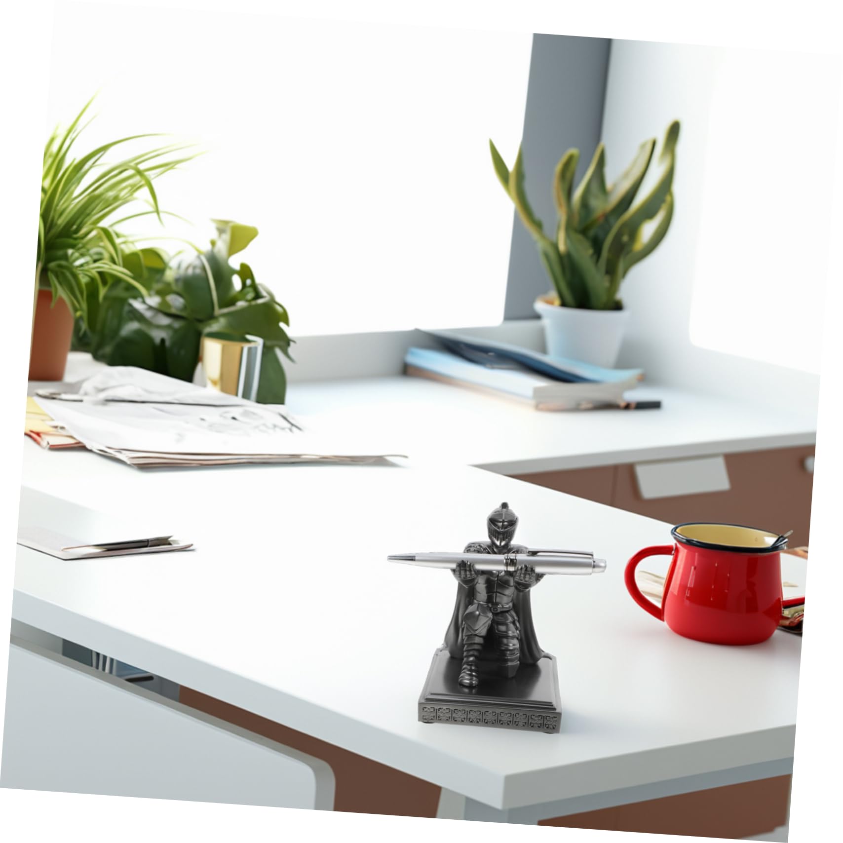 DOITOOL Portapenne Statua Cavaliere in Resina Portapenne Singolo Per Supporto Multifunzionale Per Ufficio e Casa Decorazione Scrivania