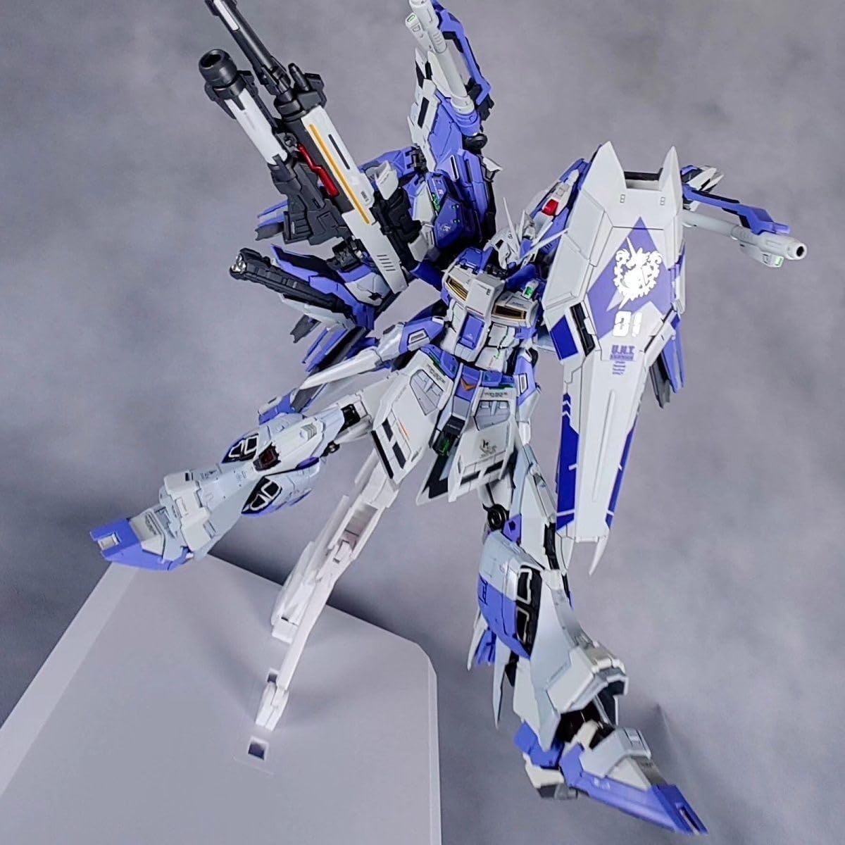 塗装完成品 V-Tiger 1/100 νガンダム 虎威戦士 Amazon | V-TIGER 1/100 MG RX-93 νガンダム フルセット 合金