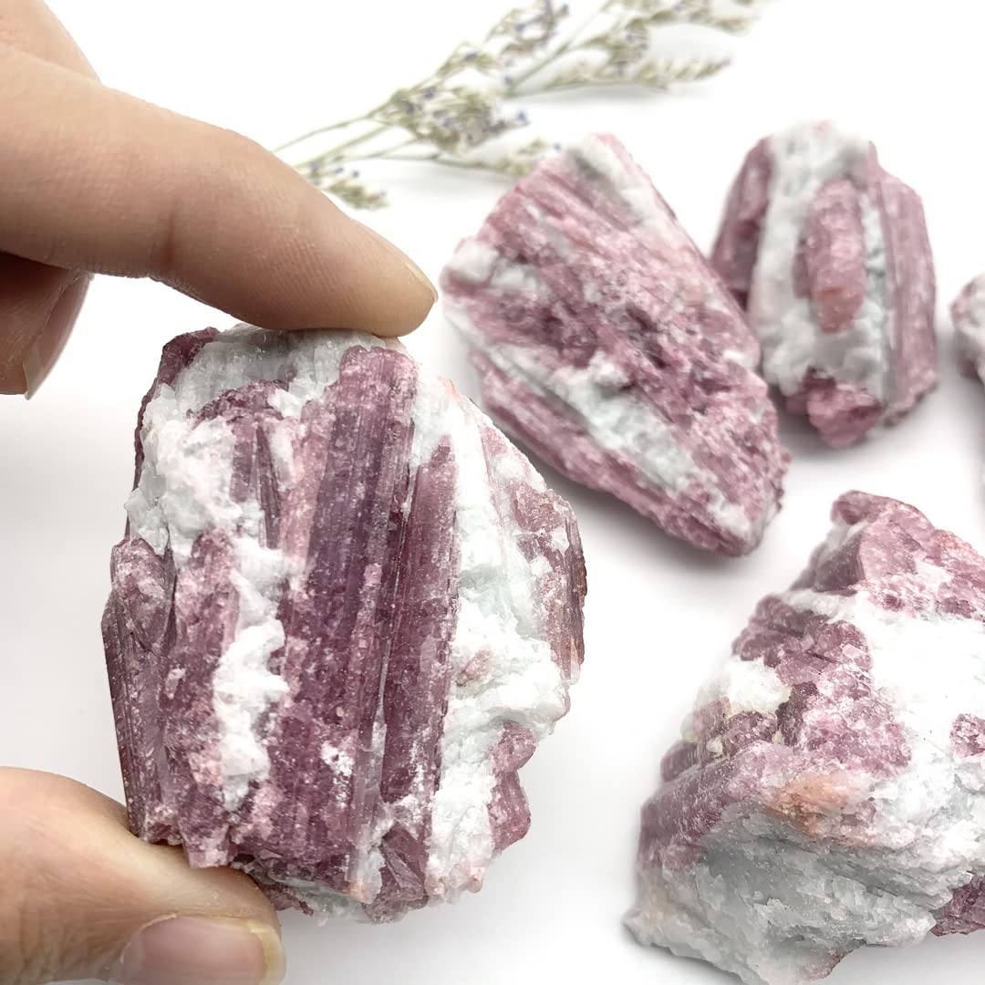 Kolekcje domowe Uzdrowiony naturalny turmalin kryształ surowy kamień polerowany nieregularny szorstki kamień dekoracja domu naturalny kryształ jako prezent (rozmiar: 80-100g)