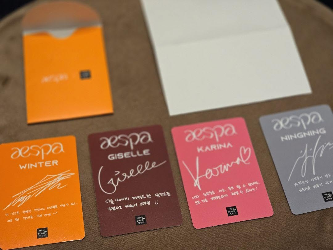 Amazon.co.jp: 貴重ミジャンセン aespa トレカ 4枚+ステッカー