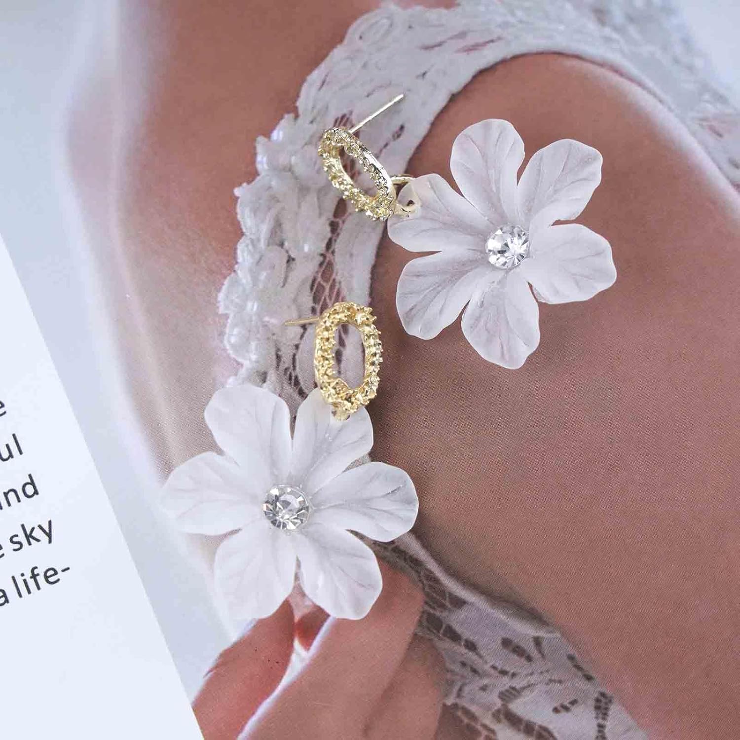 Boho Acrylic Flower Dangle Drop Earrings Resin Flower Stud Earrings White Flower Stud Earrings Large Flower Earrings Folral Wedding Earrings for Women - Image 3