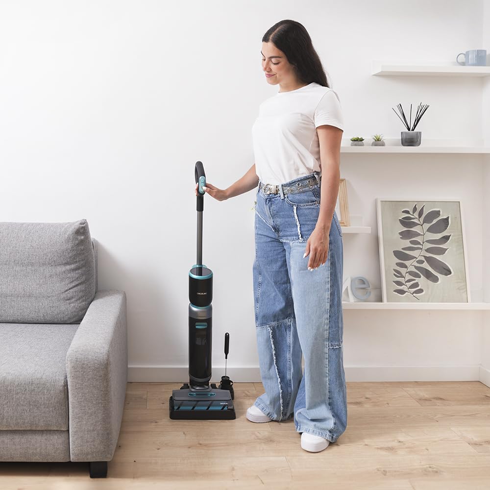 Cecotec Aspirapolvere e Lavapavimenti Intelligente con Base Autopulente FreeGo Wash&Vacuum Elite. 200W, Autonomia 35min, Aspira e Lava Contemporaneamente, Spazzola Autopulizia, Doppio Serbatoio 700ml