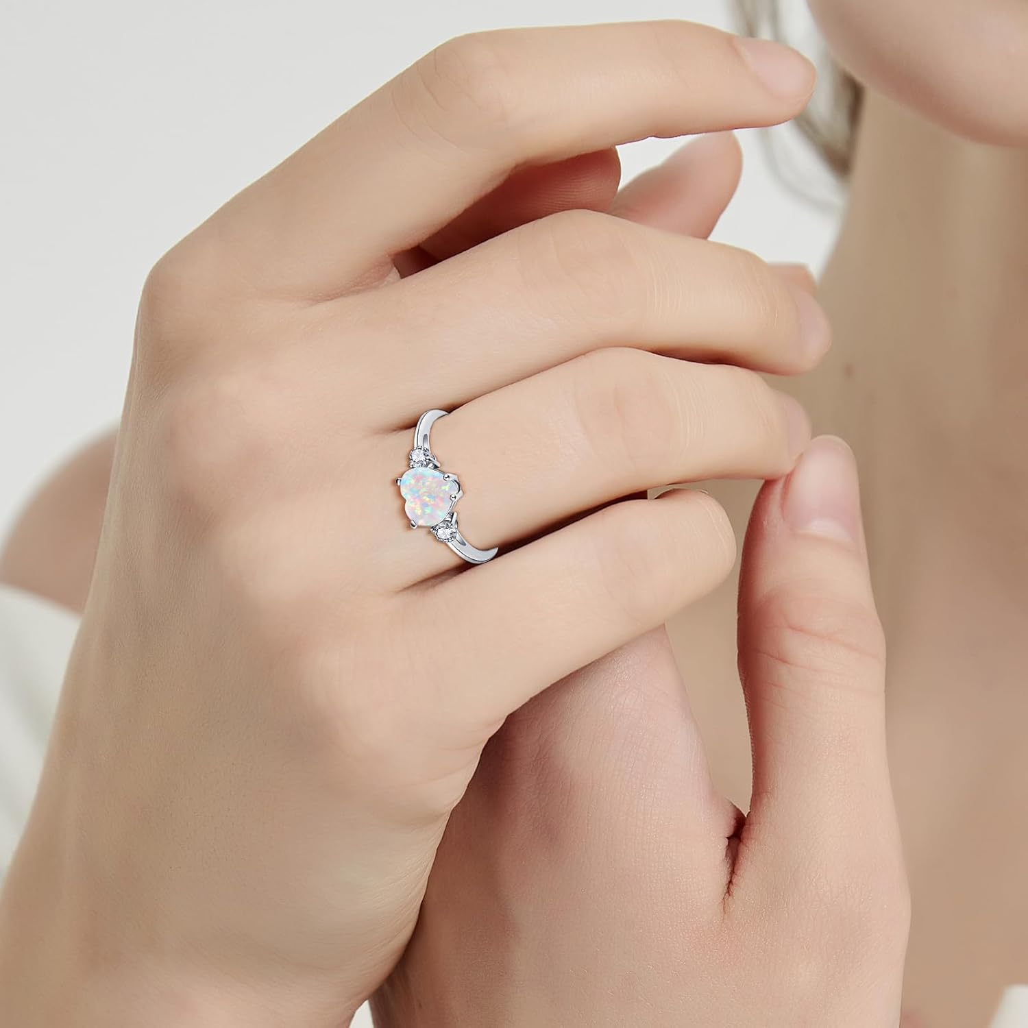 Yaresul 2.25ct Created Gemstone Ring for Women 925 Sterling Silver Heart Cut 8 * 8mm Cubic Zirconia Birthstone Ring for Engagement Anniversary Size 5-10