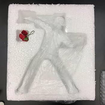バンクシー　フィギア Amazon.co.jp: バンクシー アート Banksy art フィギュア 花束を