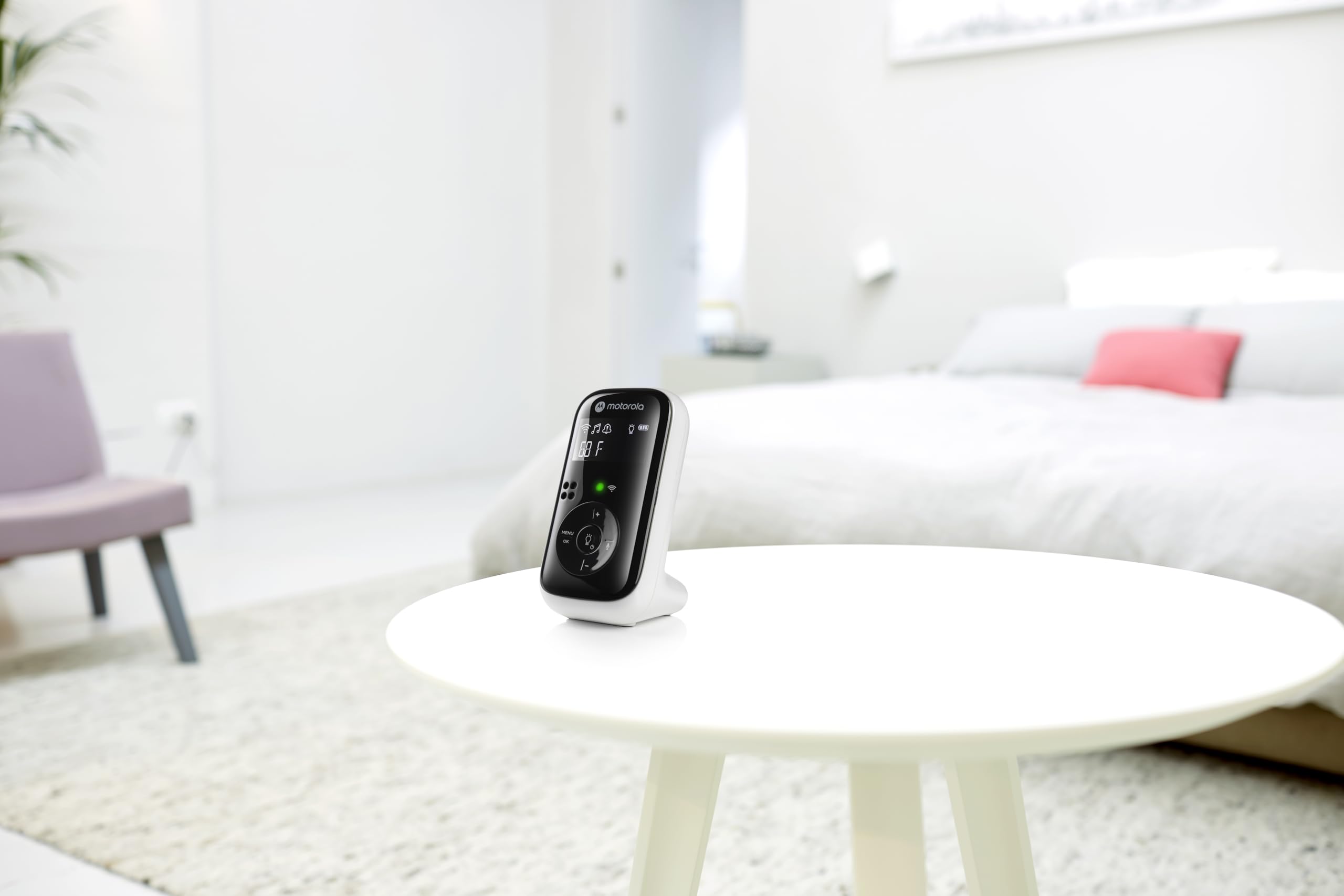 Motorola Nursery Vigilabebés PIP11 con Canciones de Cuna, Luz Nocturna, Monitor de Temperatura, Habla Bidireccional, Micrófono de Alta Sensibilidad, Alcance hasta 300m, Pantalla LCD