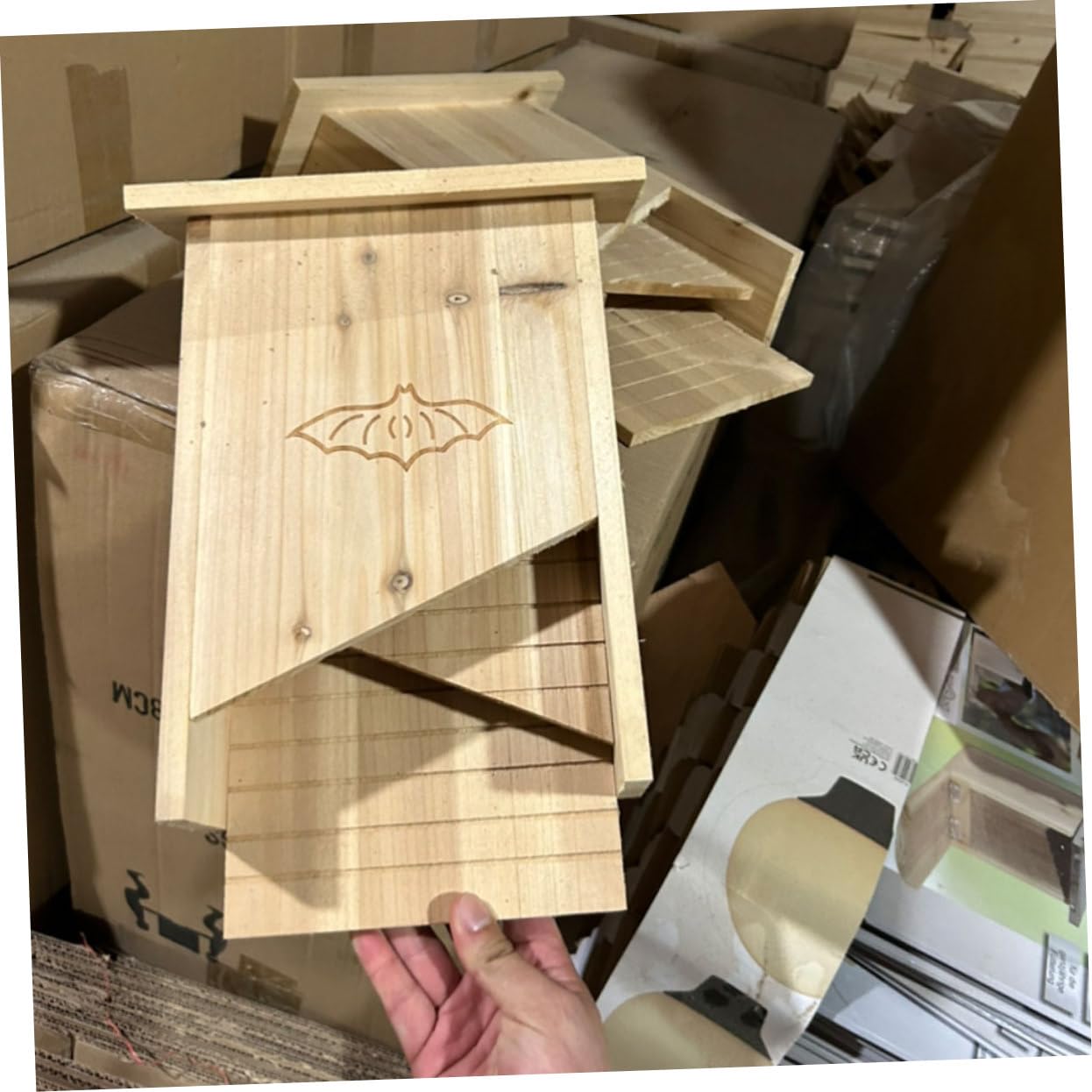 Outdoor Fledermaushaus Aus Wetterbeständiger Bat Shelter Für Garten Und Hinterhof Praktisches Nistkasten-Design Einfach Zu Transportieren Bedienen Für Tierliebhaber