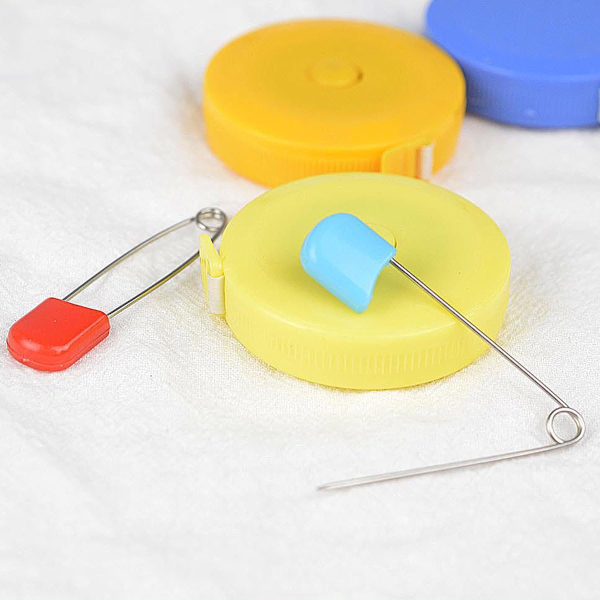 Lot de 12 épingles à nourrice en plastique de 40 mm avec fermetures à verrouillage de sécurité, idéales pour les couches en éponge, les couches plates et pré-pliées (lot de 12)