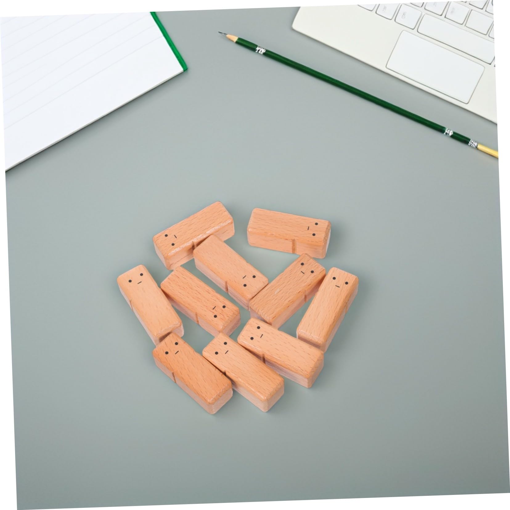 PLAFOPE 10 Piezas Figuras de Madera de Haya sin para Pintar Muñecos de Madera Naturales para Manualidades DIY Juguetes Educativos Montessori