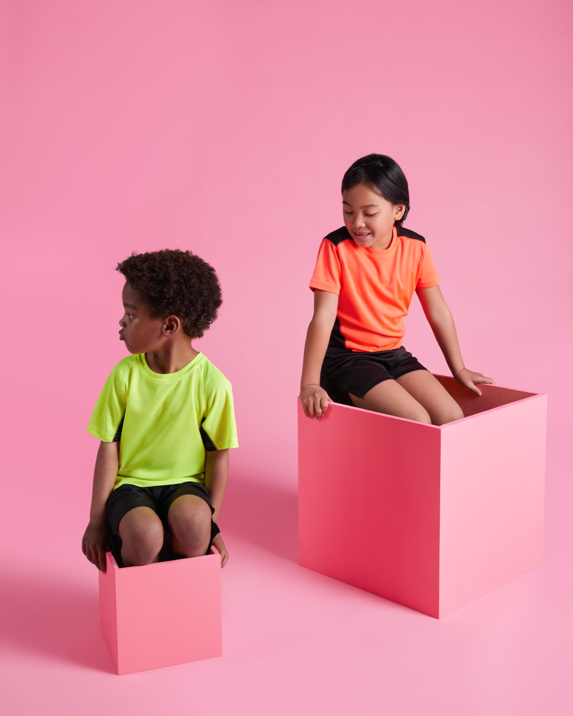 Camiseta Técnica Niño Shanghai 6595 – Ropa Deportiva Infantil Transpirable y Ligera, Camiseta Entrenamiento Niño Running Fútbol Gimnasio, Tejido Poliéster Secado Rápido