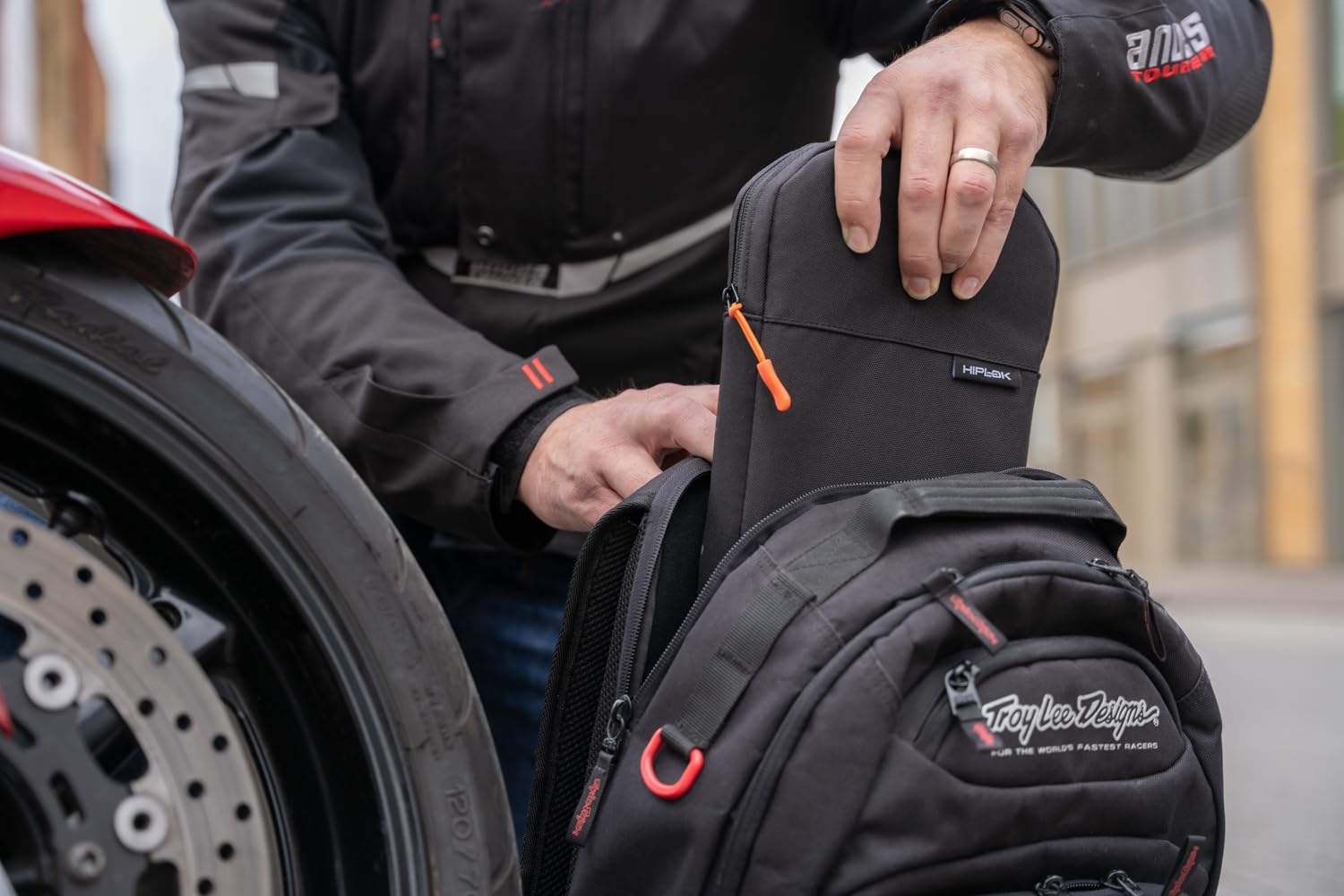 Hiplok Manchon de Verrouillage série 1000 pour DX1000 et D1000. Facile à Utiliser avec des Gants. Rembourré pour la Protection. Résistant à l'eau et à la saleté