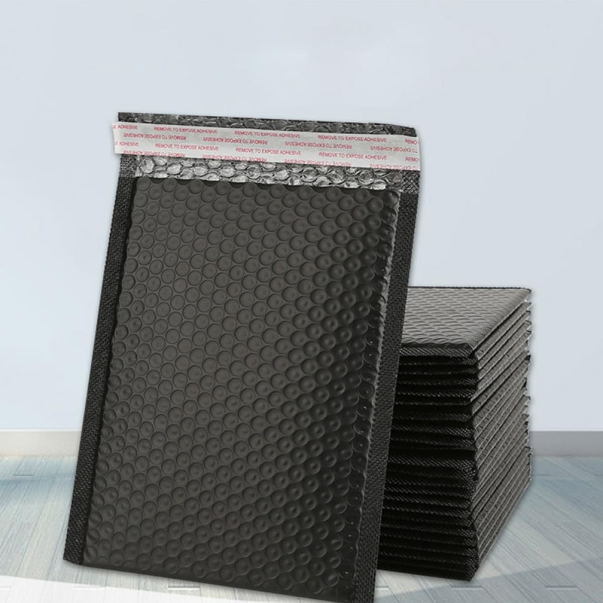 Cabilock 20 Enveloppes Matelassées Auto-adhésives Noires Épaisses 26x32 4 Cm, Paquet Postaux Anti-secousses pour Expédition, Enveloppes Résistantes aux Chocs, Protections D’emballage