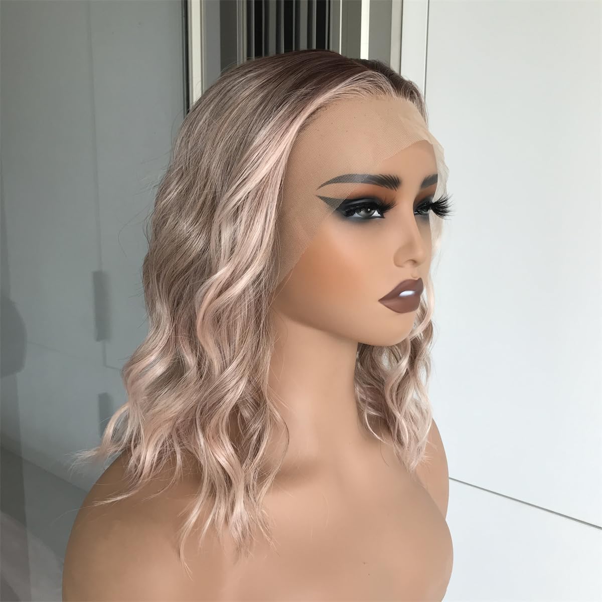 Aisom Chloe Short Water Wave 12 Inches Apricrown Free Part Synthetic Lace Front Wig with Scandinavian Hairline Low Density for Summer
