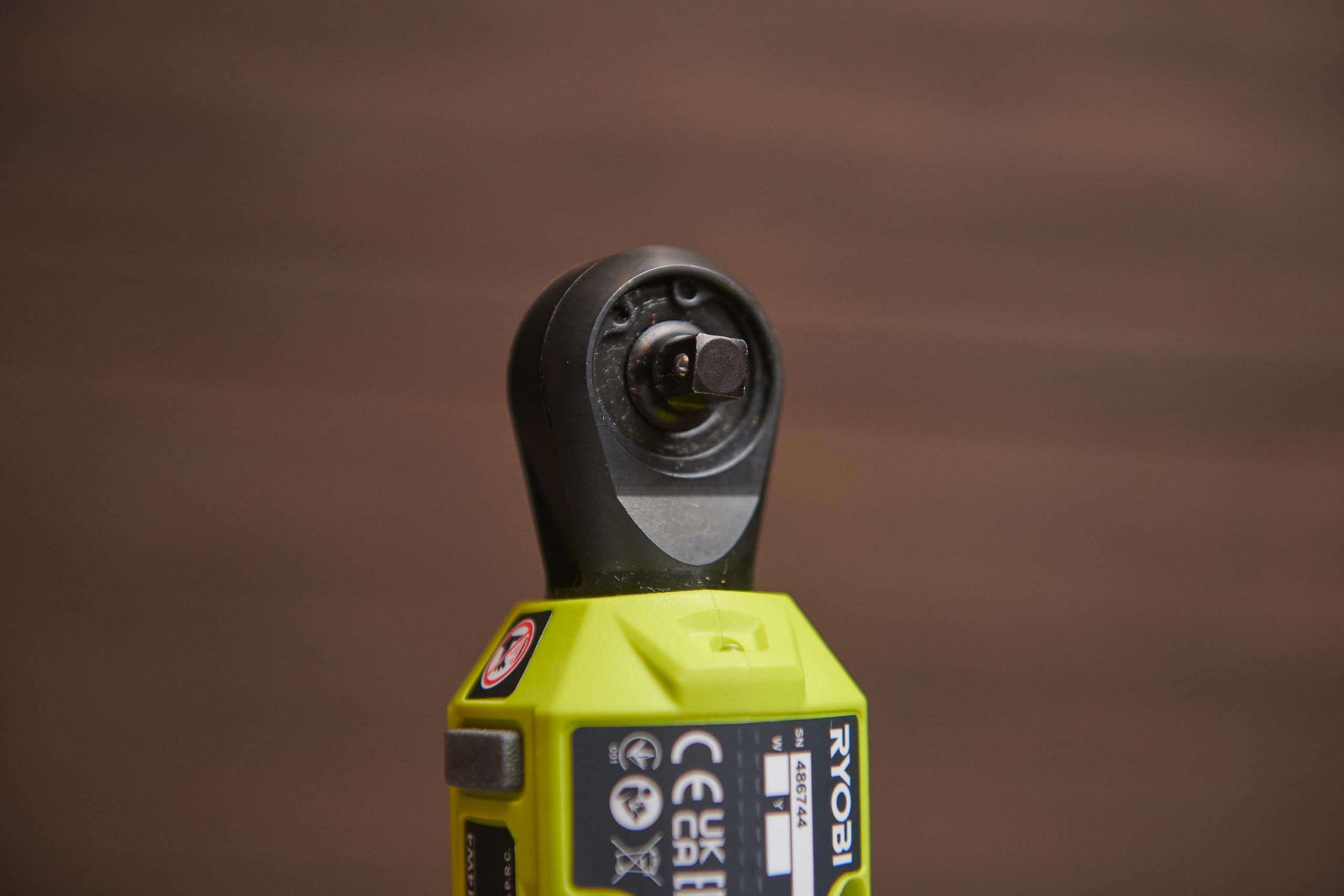 RYOBI RR14W4-120G, Avvitatore a Cricchetto con Batteria 4V USB al Litio 2.0Ah, Ideale per Avvitare e Svitare Piccoli Bulloni e Dadi, Velocità 210 giri/min, Velocità Regolabile, Cavo USB Incluso