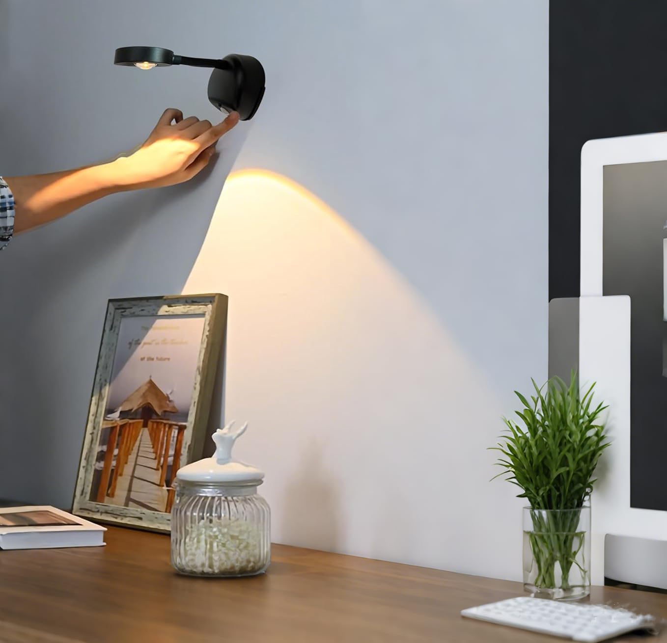 iKenta 2000mAH Motion Sensor Picture Lamp, no Wiring Spotlight Type-c Battery Operated, Painting lamp 360° Rotation 3 Color Temperatures, Stepless Dimming (Black, 1 Pcs)