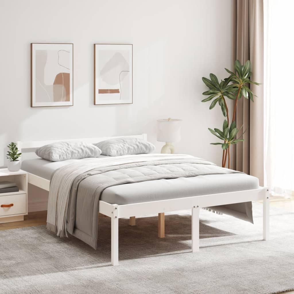 Seniorenbett 140x190 cm Massivholz Bettgestell aus Kiefernholz in Weiß, Seniorengerechtes Bett mit 45 cm Sitzhöhe, Inklusive Lattenrost und Kopfteil