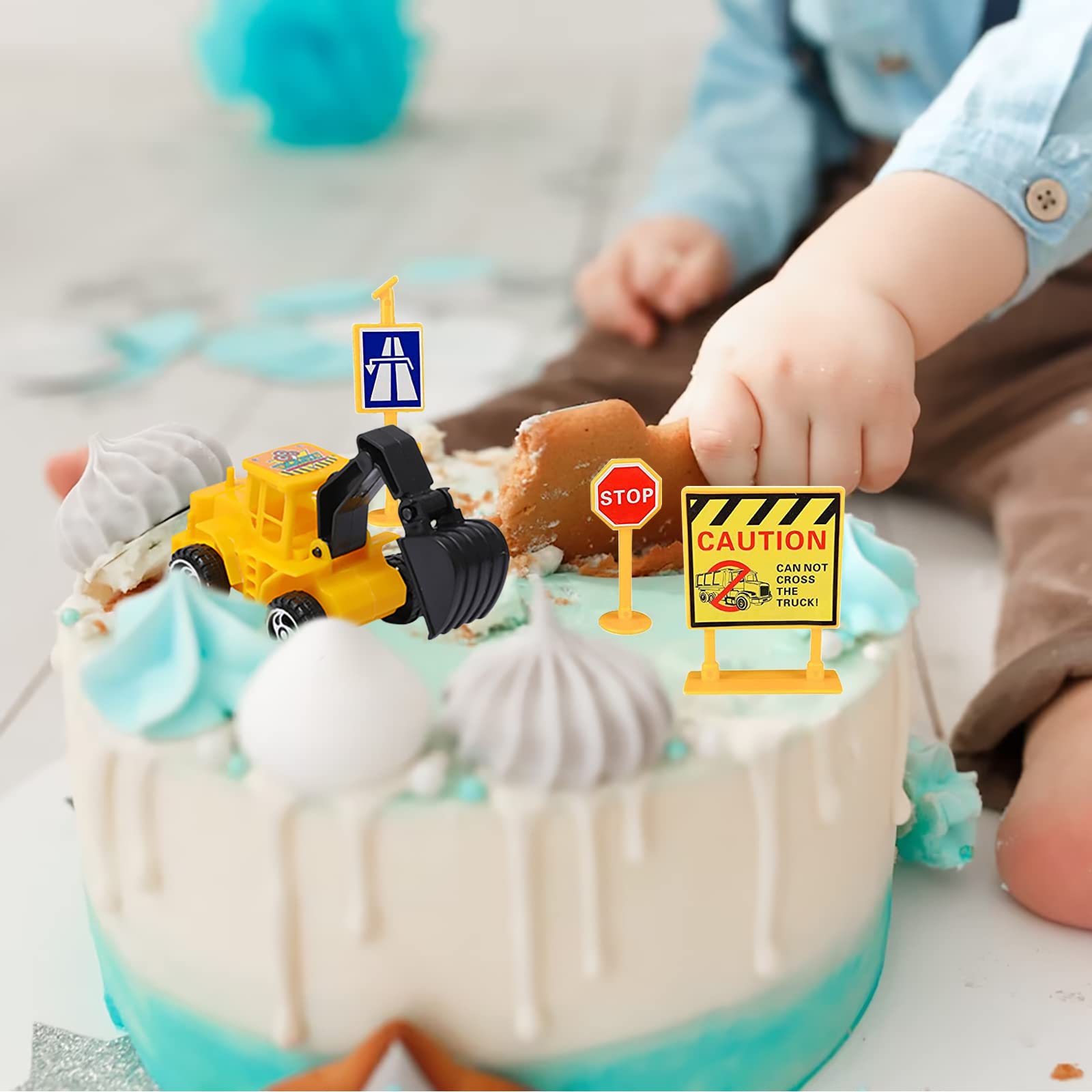 YADYAQ 26 pezzi escavatori per torte, 6 veicoli da costruzione, 9 segnali stradali, 1 gru a torre, 10 adesivi per escavatori, decorazione per torte di compleanno per bambini