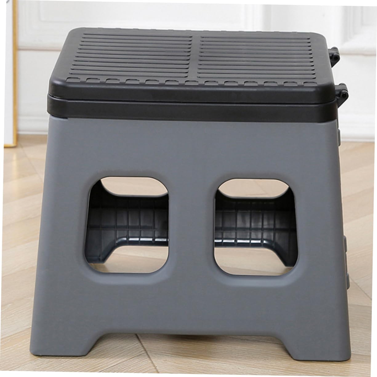 Portable Travel Toilet Multi-Function Emergency Potty for Camping Car Outdoor Use Lightweight Easy to Fold Strong Load-Bearing Capacity