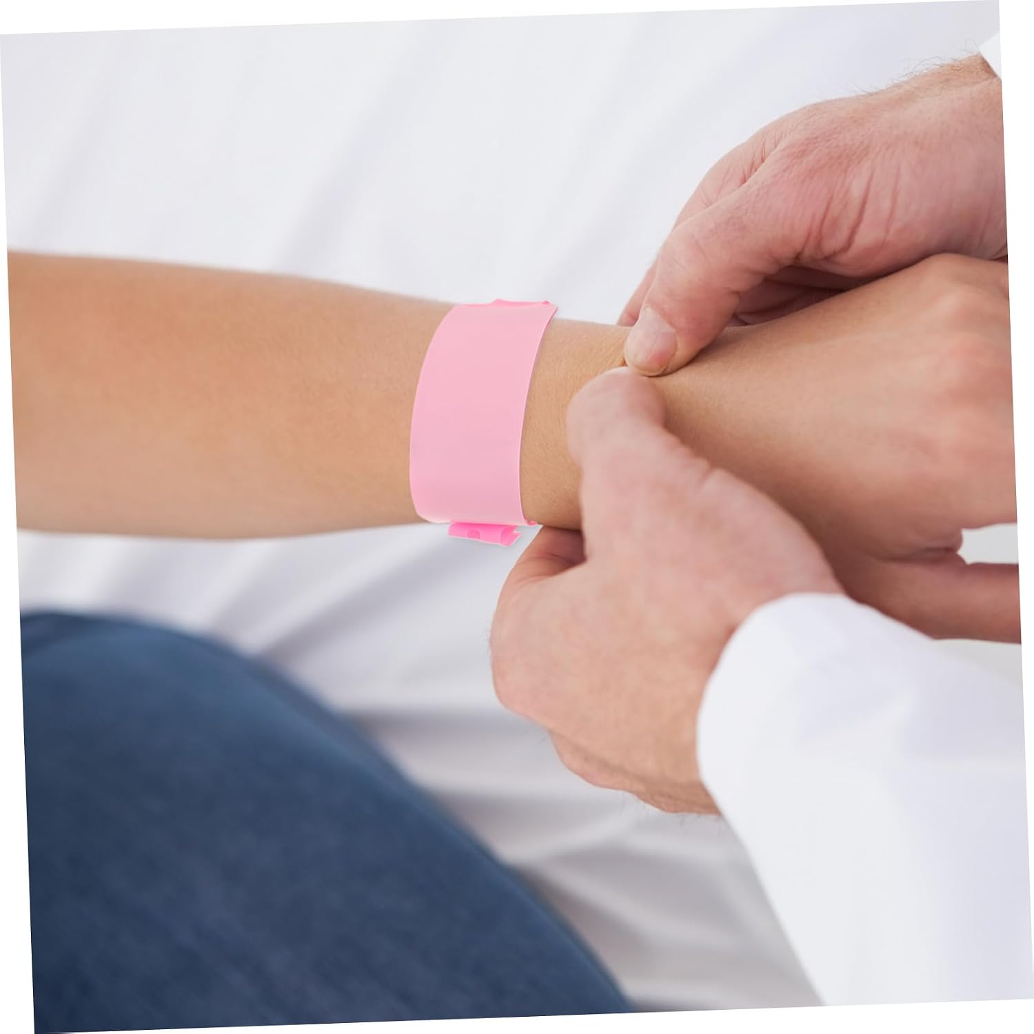 HEMOTON 100pcs Disposable PVC Patient Id Wristbands for Adults with Ample Write-on Space and Minimized Skin Irritation, Identification Bracelets for Hospitals and Outpatient Procedures