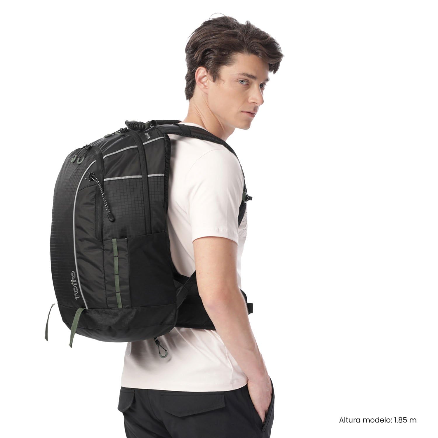 TOTTO - Mochila Senderismo, Modelo Summit 32, Capacidad 35L, Espaldar Acolchado con Flujo de Aire, Detalles Reflectivos, Bolsillo Botella, Bolsa Impermeable, Repelente a Líquidos, Color Negro y Verde