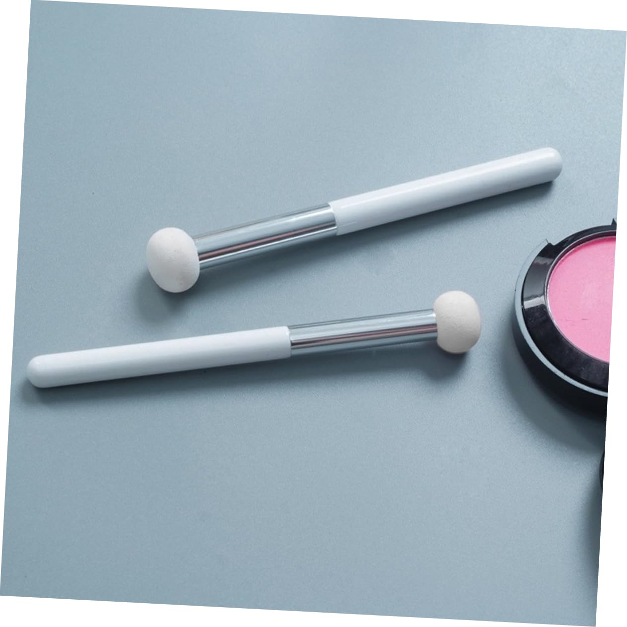 Vaguelly 6pcs Ergonomic Handle Concealer Brush for Face Nose Eyelids White Makeup Sponge Applicator