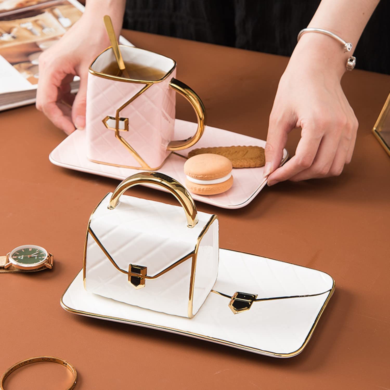 Juego de tazas de café de cerámica, taza de té, taza única en forma de bolsa y platillo con cuchara y platillo para mujeres, regalos de Navidad de Acción de Gracias (juego de 4)
