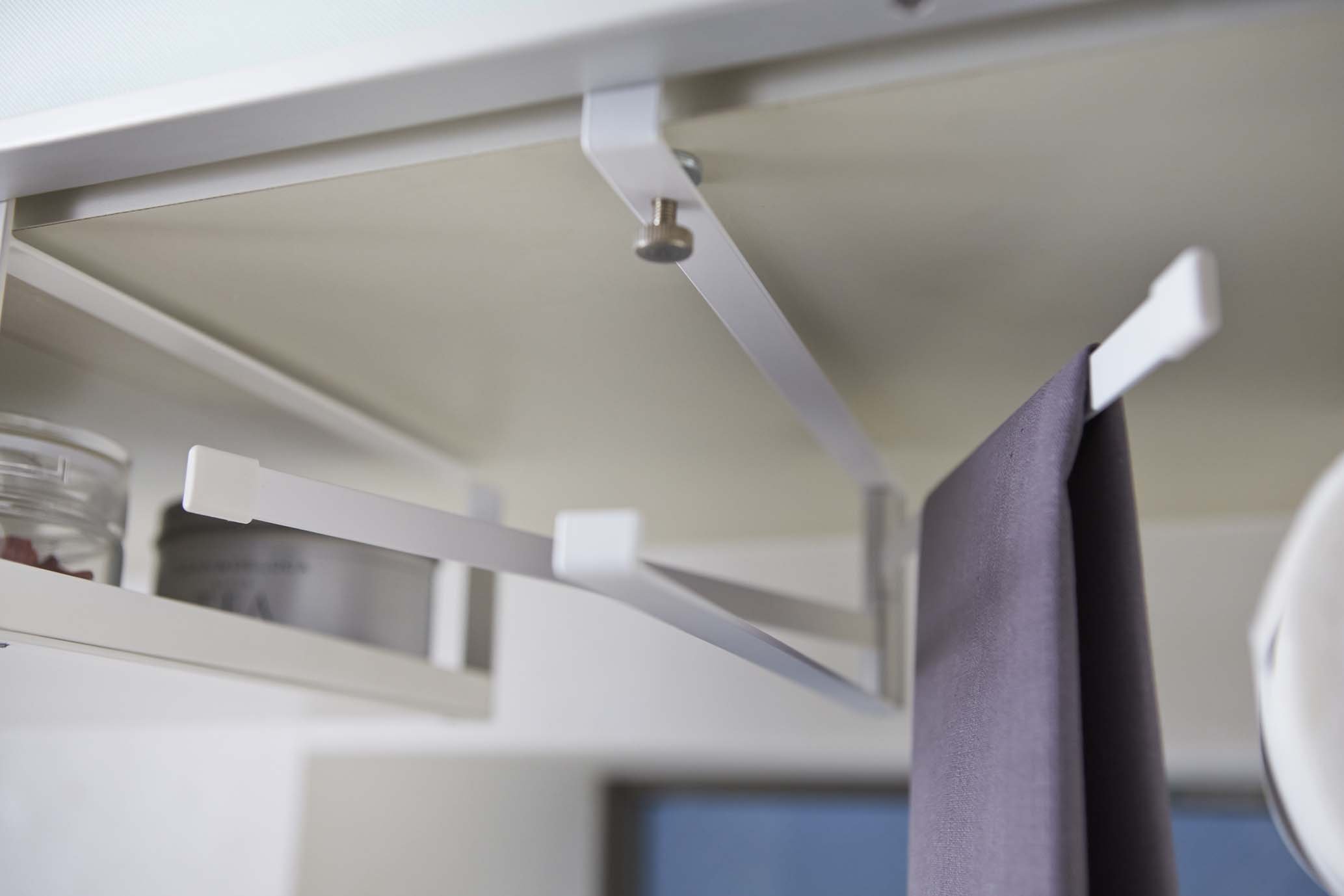 Yamazaki Home KT-PL an WH Plate Under Shelf Dish Towel Hanger, White