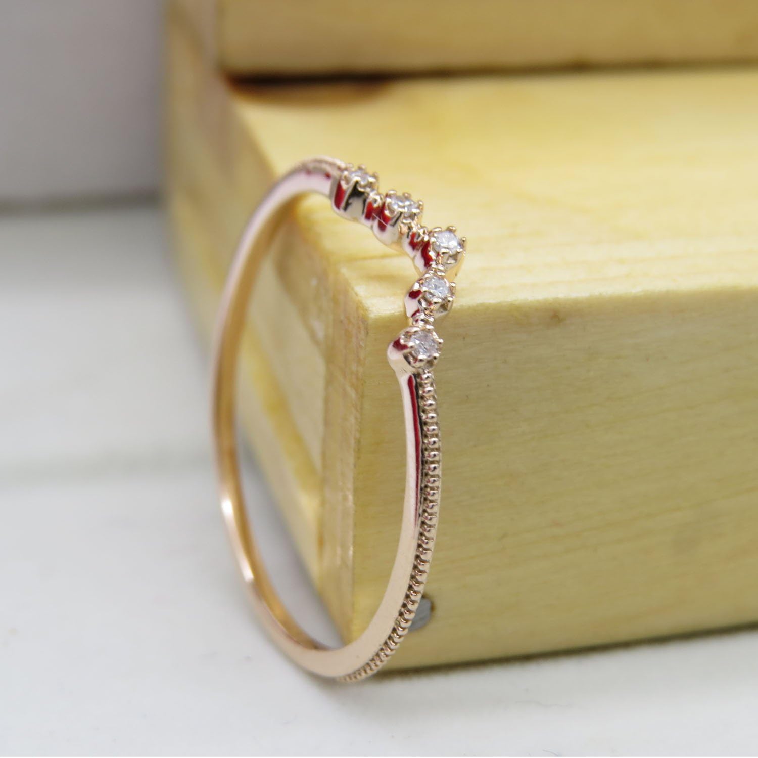 Dazzlingrock Collection White Natural Diamond 5 Stone Beaded Chevron Band for Women (0.05 Ctw, Clarity I-J, Clarity I1-I3) in Real Solid Gold