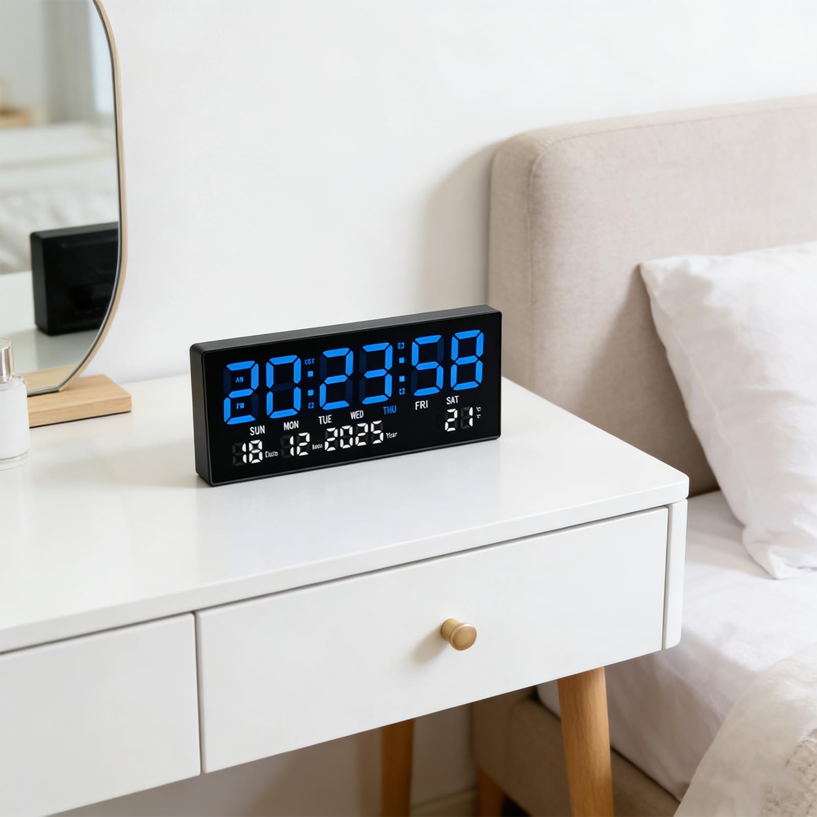 ciciglow Orologio Digitale LED, Grande Display, Telecomando | Funzionamento silenzioso, posizionamento versatile, calendario perpetuo, uso in ufficio