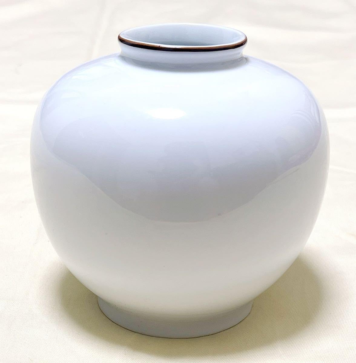 Amazon.co.jp: ノーブランド品有田焼哲山作錦草花丈花瓶花器フラワ-ベ