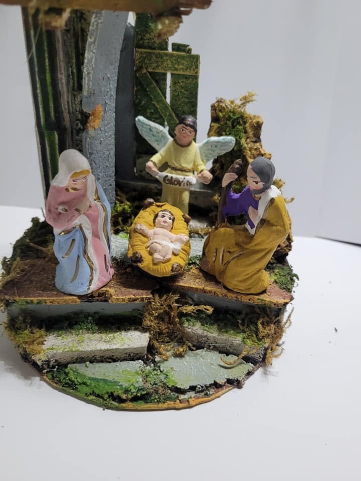 Mini-Tempel Krippe Durchmesser 14 cm Höhe 22 cm Holz und Kork mit oder ohne Geburt 4 Schäfte 8 cm Terrakotta, geeignet für Glasglocke